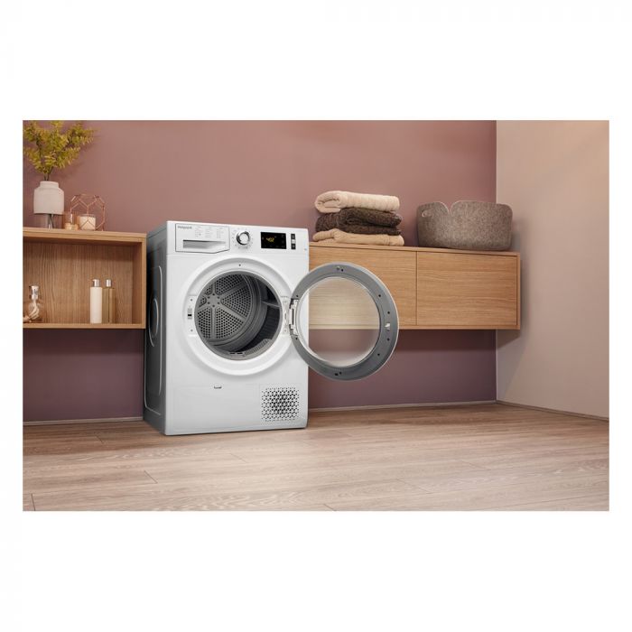 Hotpoint NTM1182XB Freestanding 8kg Heat Pump Active Care Tumble Dryer in White